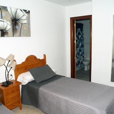 Hostal Gonzalez มาร์เบยา ภายนอก รูปภาพ