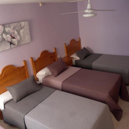 Hostal Gonzalez มาร์เบยา ภายนอก รูปภาพ