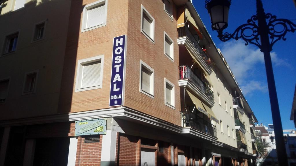 Hostal Gonzalez มาร์เบยา ภายนอก รูปภาพ