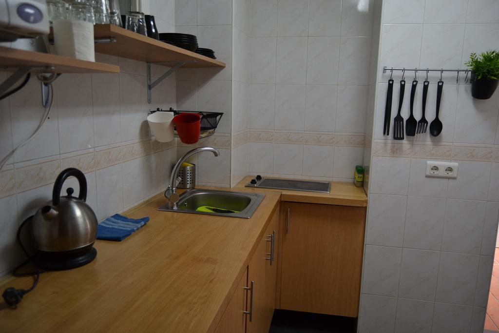 Hostal Gonzalez มาร์เบยา ภายนอก รูปภาพ
