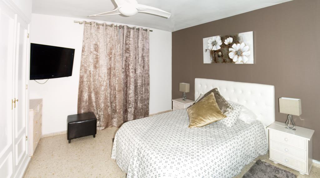 Hostal Gonzalez มาร์เบยา ภายนอก รูปภาพ