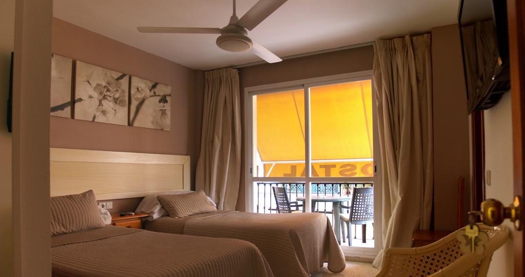 Hostal Gonzalez มาร์เบยา ภายนอก รูปภาพ