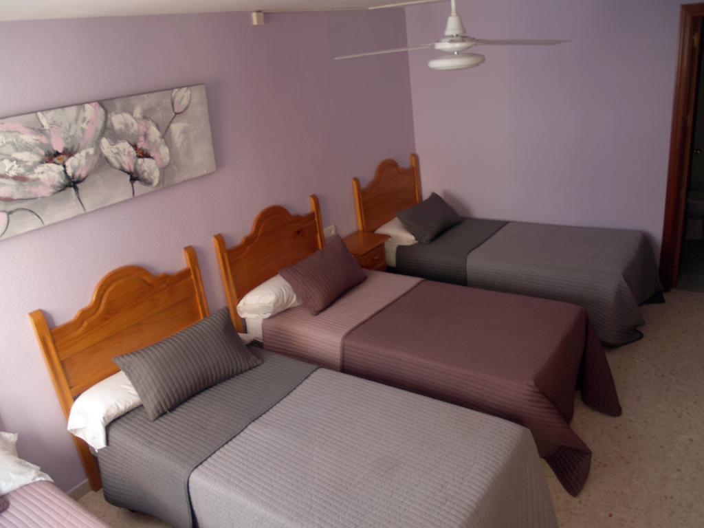 Hostal Gonzalez มาร์เบยา ภายนอก รูปภาพ