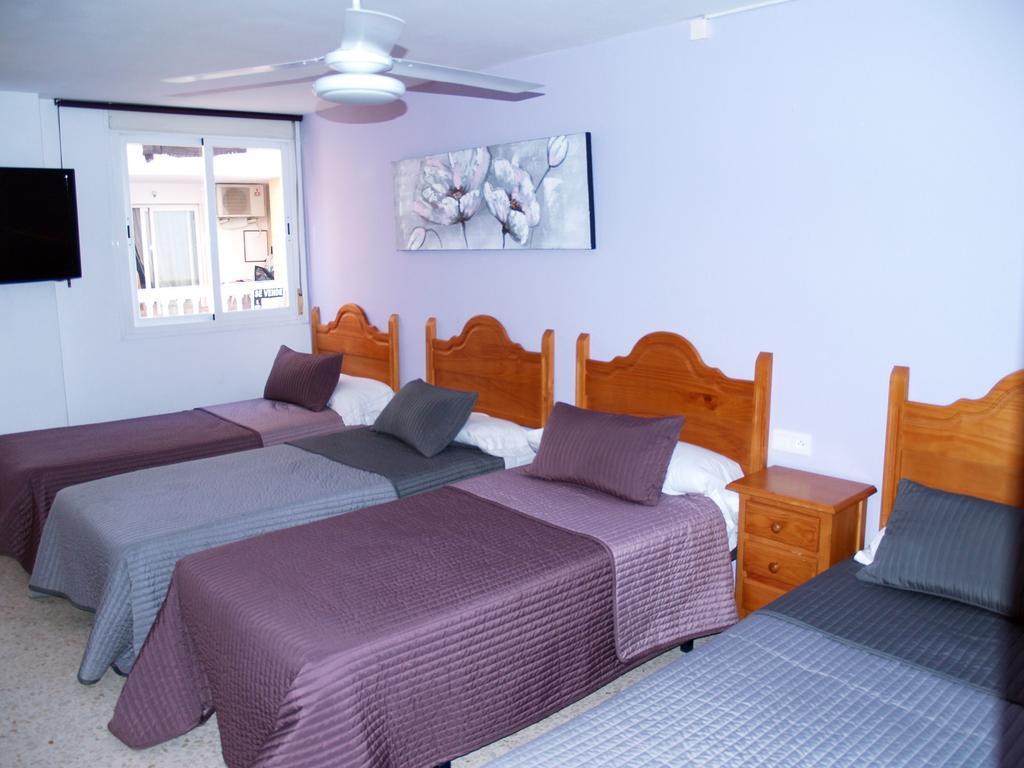 Hostal Gonzalez มาร์เบยา ภายนอก รูปภาพ
