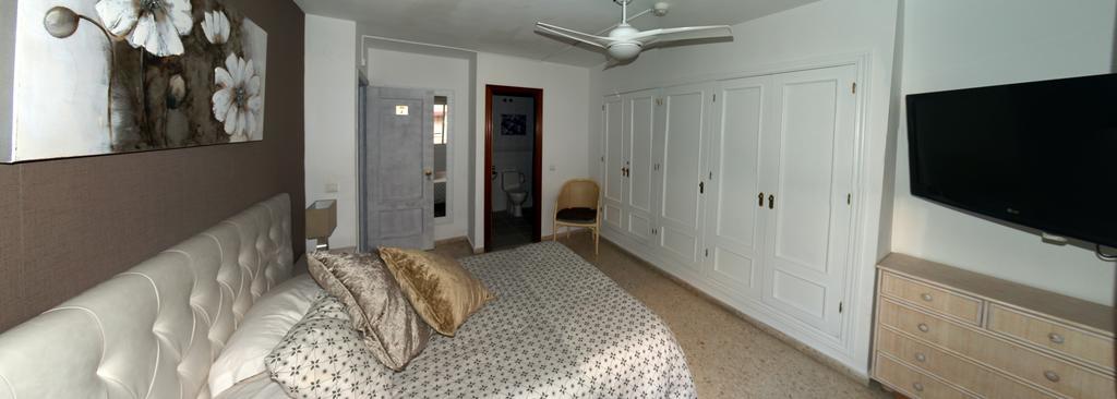 Hostal Gonzalez มาร์เบยา ภายนอก รูปภาพ